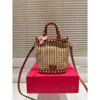 BOLSA VALENTINO GARAVANI ROCKSTUD RÁFIA MINI